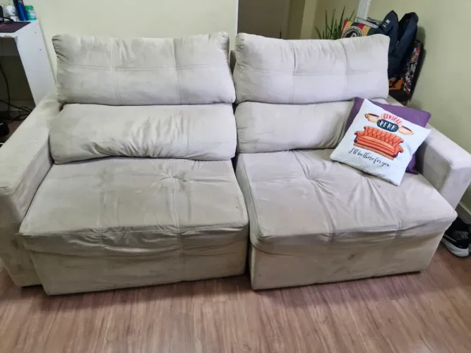 Sofá Retrátil Bege 2,10m