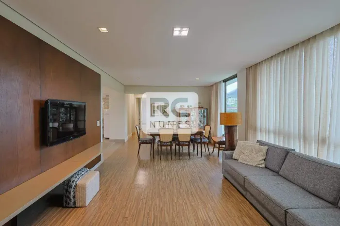 Apartamento para aluguel, com área de 279m², 3 quartos, 2 suítes, 3 vagas, Vale dos Crista
