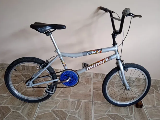 Bicicleta BMX Monark aro 20 - cor Cinza