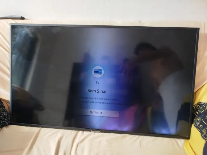 TV Samsung retirada de peças