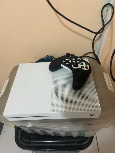 Vendo Xbox One S (aceito oferta )