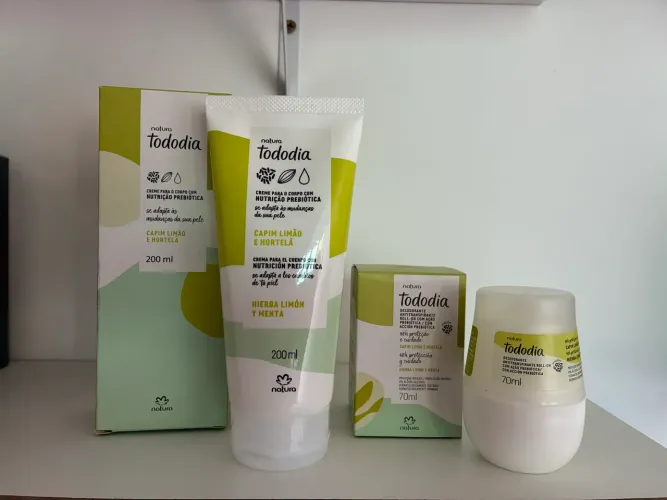 Natura Kit Todo dia Hidratante 200ML e desodorante Capim limão e Hortelã 