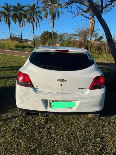 Chevrolet Onix Hatch LT 1.4 8V Flex Power Mec. 4P 2015