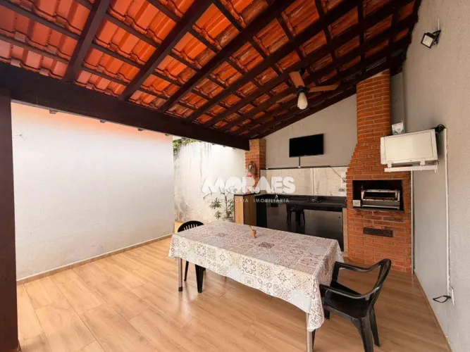 Casa com 4 quartos à venda, 200 m² por R$ 560.000 - Vila Carolina - Bauru/SP