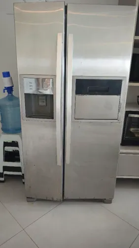 Geladeira Refrigerador Side by Side Electrolux SH72X com Home Bar e Dispenser