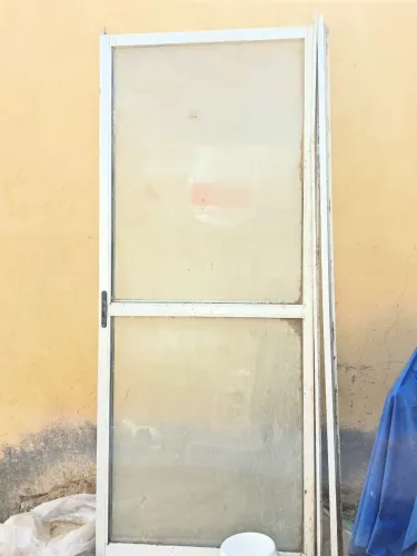 Vendo porta de alumínio