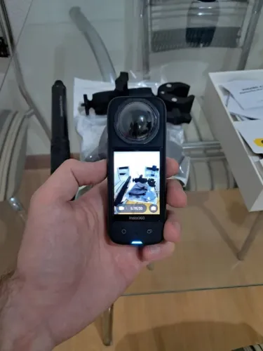 Câmera insta 360 X3