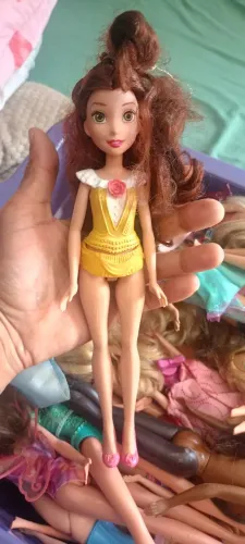 Boneca bela da bela EA fera disney 