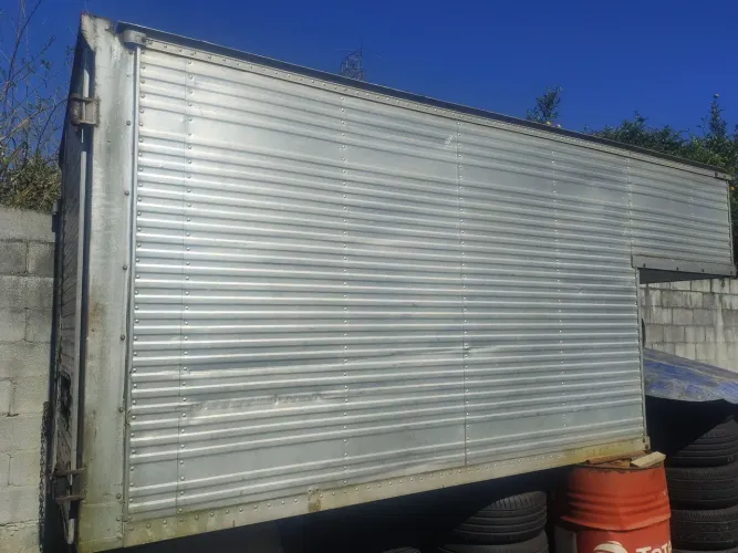 Vendo baú para kombi
