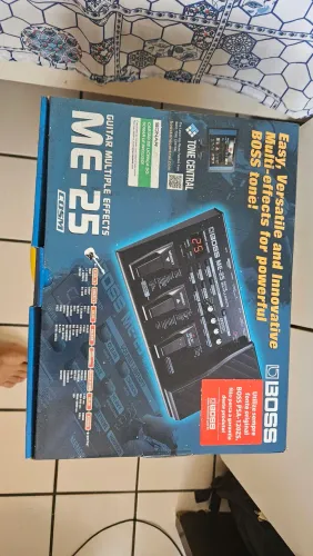 Pedaleira BOSS ME-25