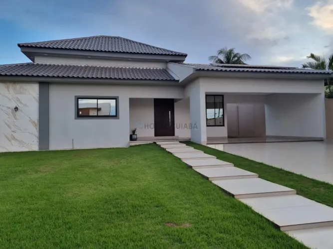CASA TÉRREA DE ALTO PADRÃO À VENDA EM CHAPADA DOS GUIMARÃES