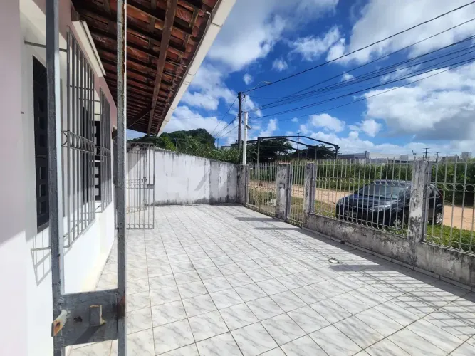 Casa a venda com 3 quartos, 01 com suíte em Nova Parnamirim - Parnamirim - RN