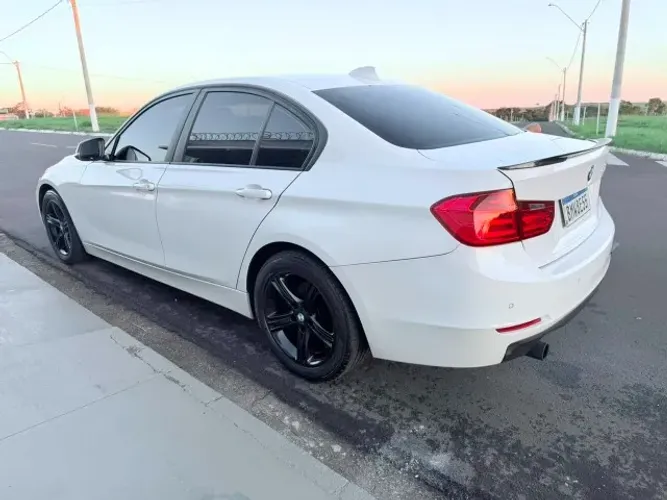 BMW 320I A 2.0 Turbo/activeflex 16V 184cv 4P 2014