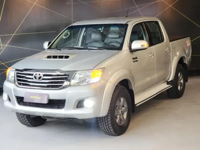 Toyota Hilux CD SRV 4X4 3.0 8V 116cv TB Diesel 2012