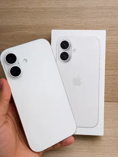 iPhone 16