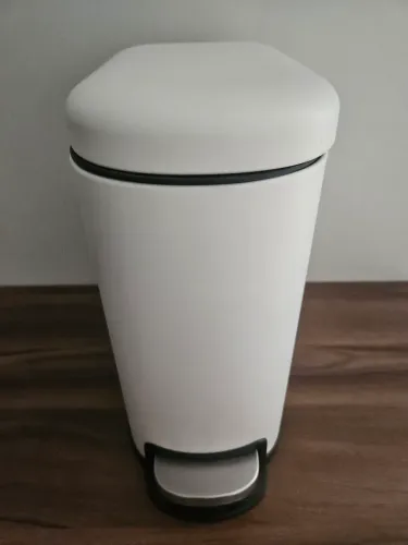 Lixeira para banheiro 5 litros em aço inox pedal dustbins remix slim branca Sensea