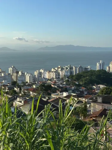Terreno à venda no Centro de Florianópolis Vista Mar