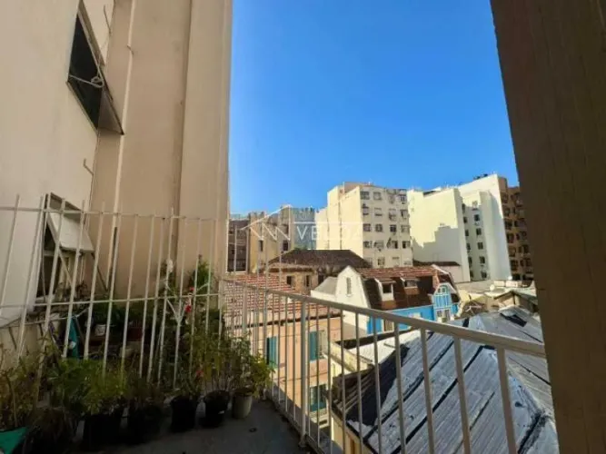Apartamento : / Residencial / Glória