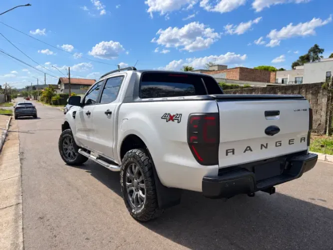 Ford Ranger Limited 3.2 20V 4X4 CD Aut. Dies. 2017