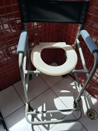 Cadeira de banho pra idoso