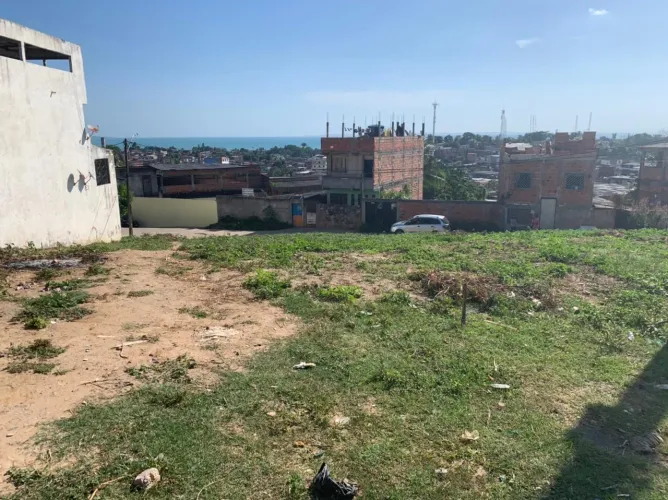 TERRENO DE ESQUINA EM PARIPE C VISTA PARA O MAR