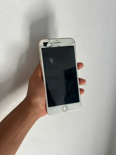 Celular retirada de peça iPhone 