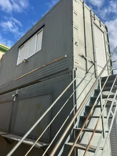 conjunto de 02 containers marÍtimo tipo REEFER todo em aço inox.