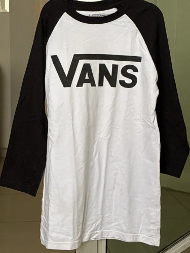 Kit de camisas brancas .tam 10 e tam 8 