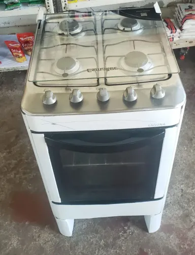 Fogão 4bcs branco Esmaltec....obs elétrico não funciona ok 