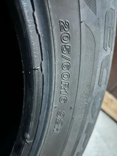 Pneus 205/60R16