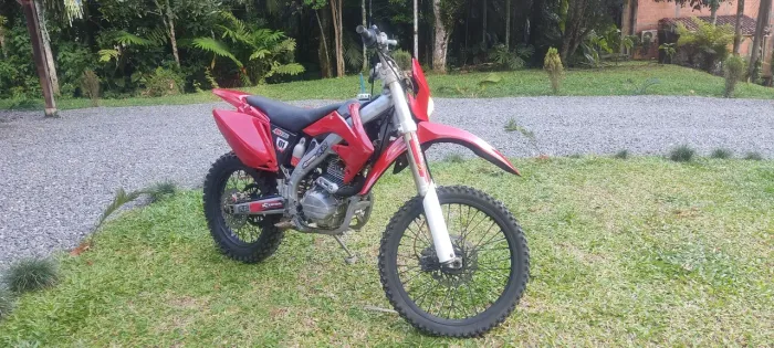Vendo ashima 250 2014 importada 