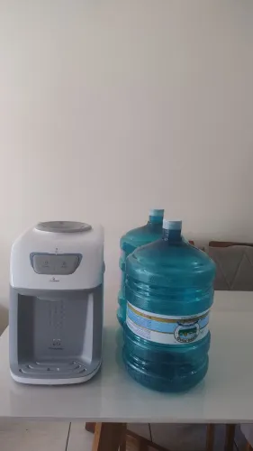Bebedouro Eletrolux 2 funções, água normal e gelada 450,00