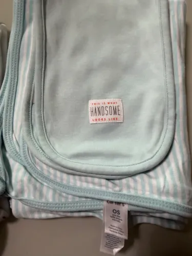 Mantas com panos de mão para aquecer o bebê marca Carter?s