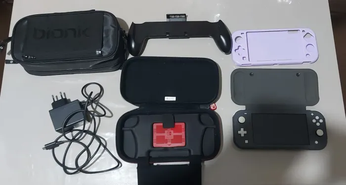 Nintendo Switch Lite Bloqueado com acessórios (e cartao 256gb opcional).