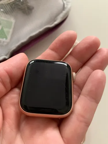 Apple Watch Series 5 (40mm, rose gold) + kit completo com várias pulseiras e estojo