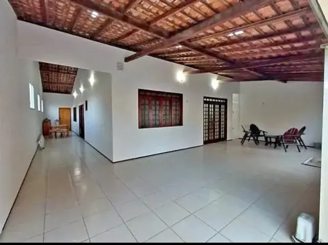 Casa com dois quartos espaçosa e agradável