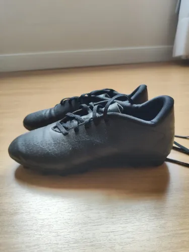Chuteira Adidas Predador 36