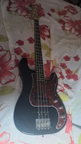 VENDO Contrabaixo Tagima Series 65 e Cubo Datrel. Tudo novo e sem uso!!!