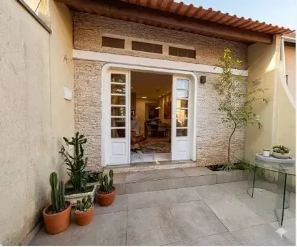 ALUGUE SEM BUROCRACIA -  Casa com 3 quartos e 1 suíte no bairro Olímpico - São Caetano do 