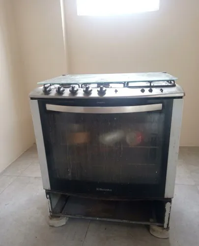 VENDO FOGÃO 6 BOCAS ELECTROLUX COMPLETO