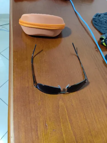Oculos preto usado
