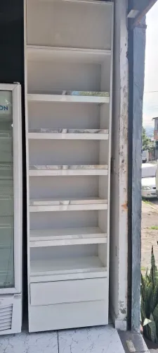 Expositora para comércio. 
