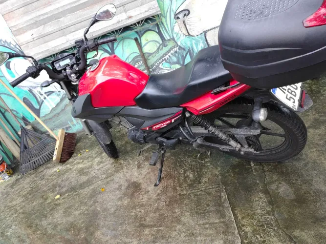 Yamaha vermelha 150 ED