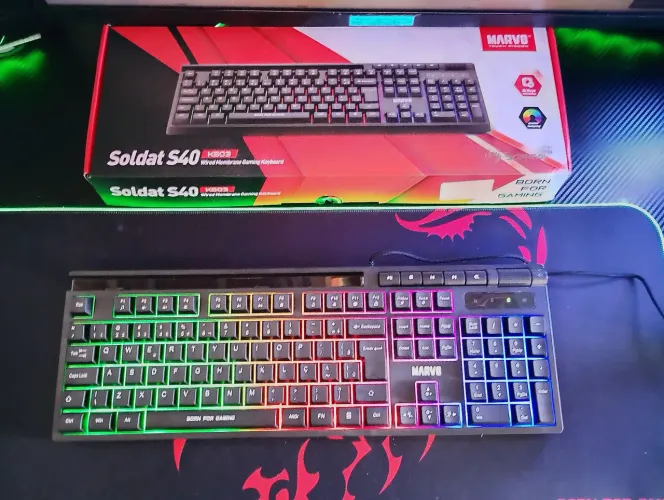 Teclado gamer Marvo Soldat S40 novo
