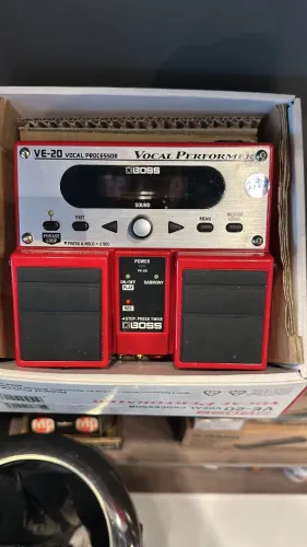 Pedal Boss VE20 vocal processor