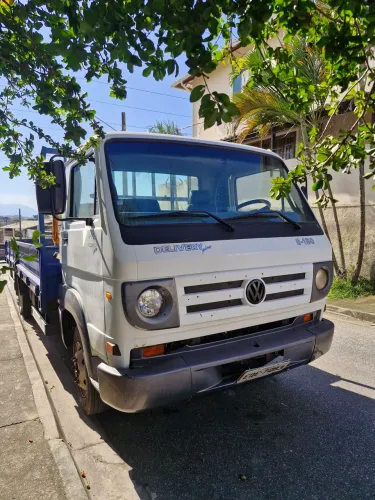 Caminhão Volkswagen 8-150 Delivery Plus 2012 com ar e direção.