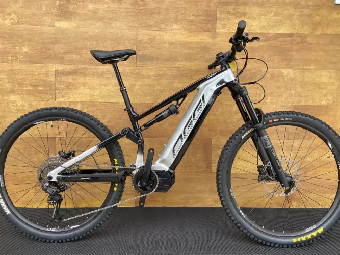 Bicicleta Oggi Razzo Elétrica 