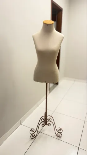 manequim de busto feminino forrado