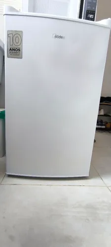 Geladeira frigobar MIDEA 124 litros 
