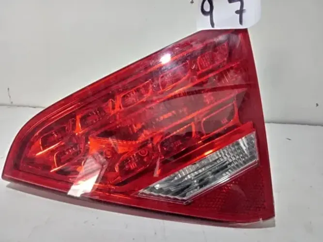 Lanterna Da Tampa Lado Direito Audi A5 2011 N°97 Direito Vermelho